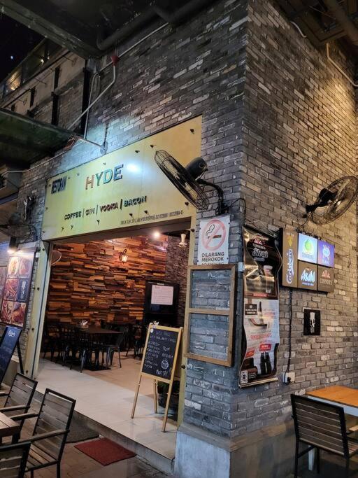 Empire Damansara Designer Soho Karaoke & Netflix