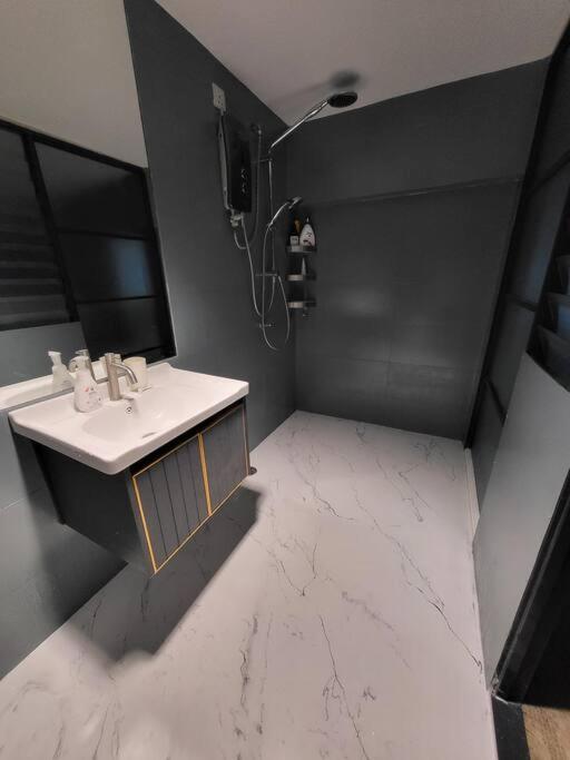 Empire Damansara Designer Soho Karaoke & Netflix * Petaling Jaya