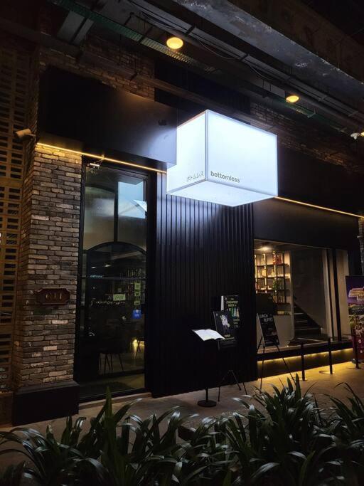 Apartment Empire Damansara Designer Soho Karaoke & Netflix *